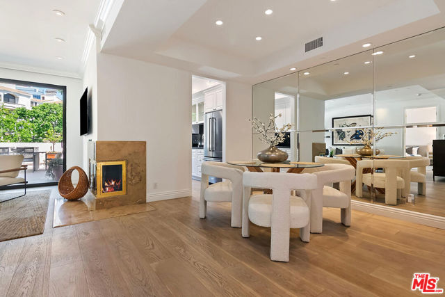 2102 Century Park Lane, Los Angeles CA: https://media.crmls.org/mediaz/41fdf7cc-60be-4094-b93e-2a657c931c12.jpg