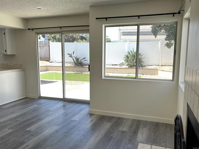 Detail Gallery Image 16 of 41 For 735 Rivertree Dr, Oceanside,  CA 92058 - 4 Beds | 3 Baths