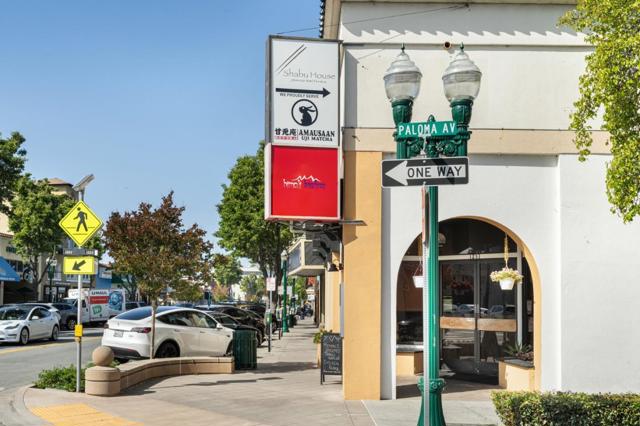 1317 Laguna Avenue, Burlingame CA: https://media.crmls.org/mediaz/41febafc-5b8a-4fcb-91c8-08968fb17166.jpg
