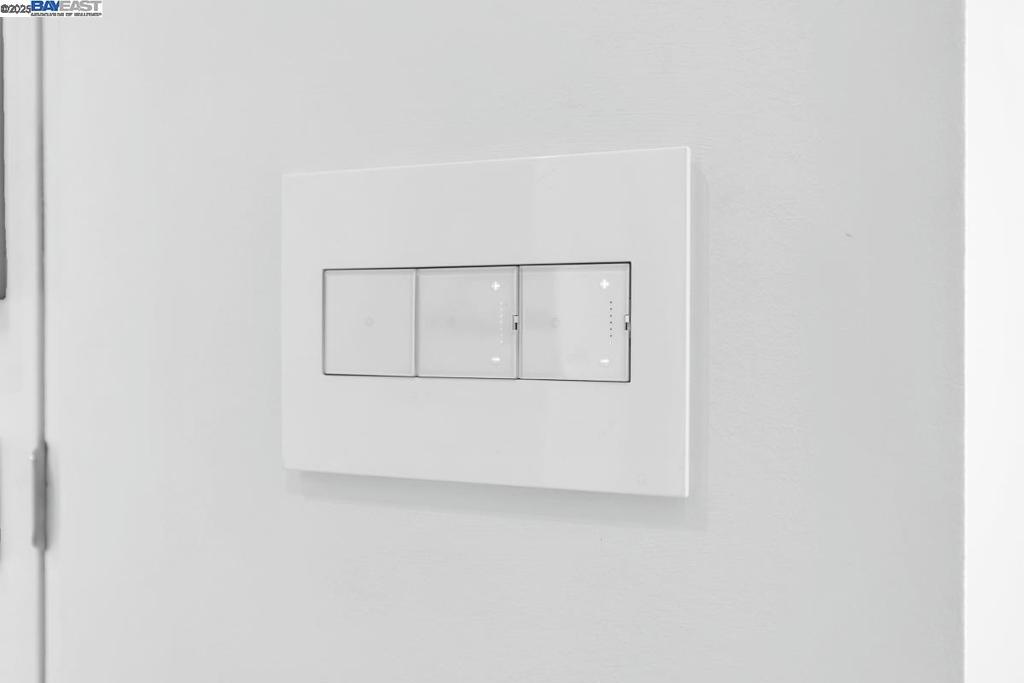 https://media.crmls.org/mediaz/41ff7c3c-76f4-468a-a979-d9eb5740ba9a.jpg?preset=X-Large