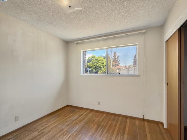 33845 Washington Ave, Union City CA: https://media.crmls.org/mediaz/4200669d-2c8f-4262-8145-9e9fc0748909.jpg