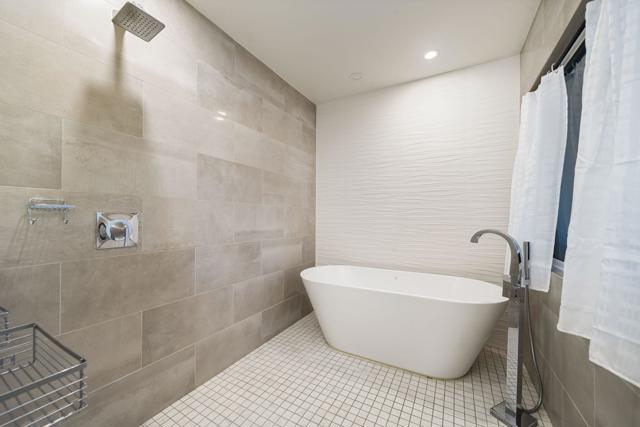 76140 Fairway Drive, Indian Wells CA: https://media.crmls.org/mediaz/4200e08c-e372-4f4a-b909-30cb3e06adae.jpg