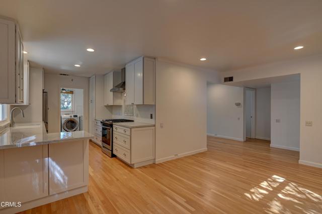 Detail Gallery Image 12 of 22 For 530 Mesa Lila Rd, Glendale,  CA 91208 - 3 Beds | 2 Baths