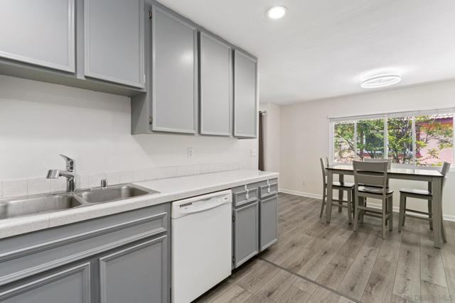 10794 Jeanne Ter, Santee CA: https://media.crmls.org/mediaz/42010bba-894e-465a-a91f-5a817d356c1d.jpg