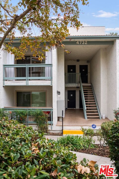 4732 Park Granada, Calabasas CA: https://media.crmls.org/mediaz/42011650-64d9-4b9d-8673-d54b1135b0c2.jpg