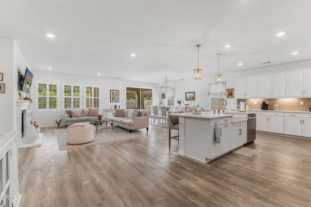 566 Purple Sage Lane, Simi Valley CA: https://media.crmls.org/mediaz/42019fcd-91f7-41b0-a90a-f3257eb9f182.jpg