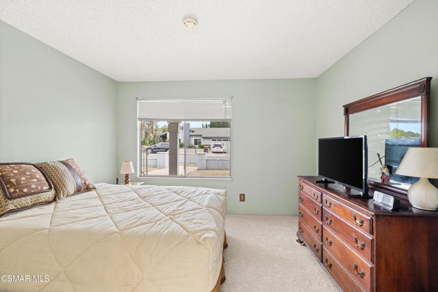 2385 N Justin Avenue, Simi Valley CA: https://media.crmls.org/mediaz/4201ce4b-96dd-40a4-bf7c-a28874e61f55.jpg