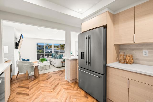 Detail Gallery Image 19 of 52 For 90 Montego Ct, Coronado,  CA 92118 - 2 Beds | 2/1 Baths