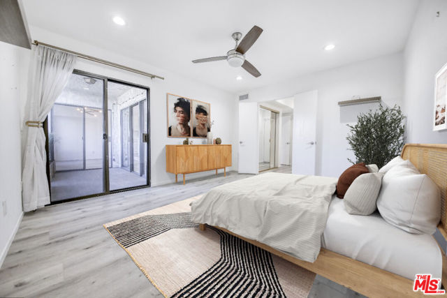 515 N Jackson Street, Glendale CA: https://media.crmls.org/mediaz/4202f682-4760-4792-b709-6b1006684000.jpg