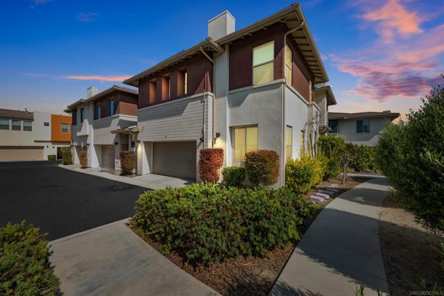2053 Tango Loop, Chula Vista CA: https://media.crmls.org/mediaz/42036692-6f3e-4250-81b5-ef5db6c023be.jpg