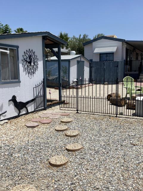 74711 Dillon Road, Desert Hot Springs CA: https://media.crmls.org/mediaz/42036fe3-9232-42a1-bef2-e193fd4febe1.jpg