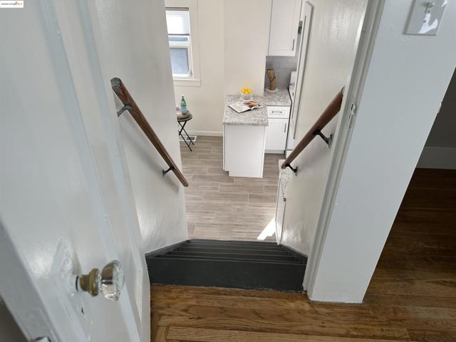 1937 87th Avenue, Oakland CA: https://media.crmls.org/mediaz/4203f3ca-1710-4041-8a1c-c0a7514c400e.jpg