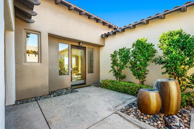 326 Loch Lomond Road, Rancho Mirage CA: https://media.crmls.org/mediaz/42054d83-598c-496d-be41-ea788dbb6407.jpg