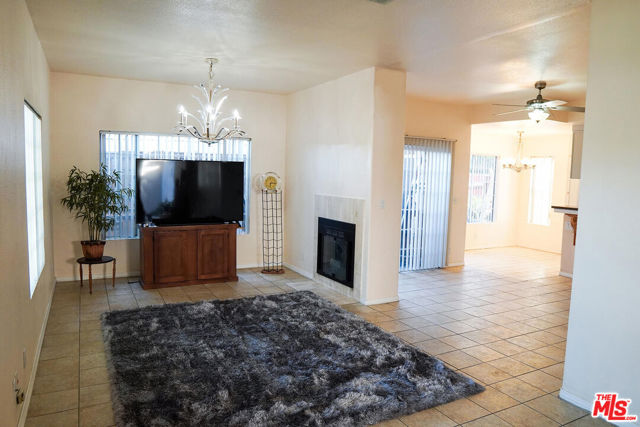 18319 Hart Street, 13 photo 4