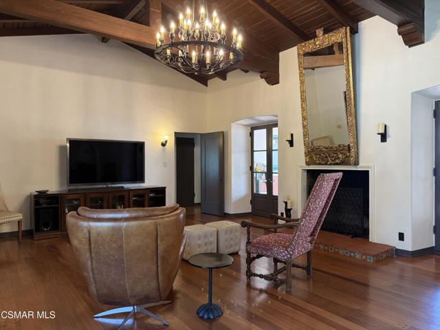 1979 Allen Avenue, Altadena CA: https://media.crmls.org/mediaz/4205a4e0-ef3a-42b0-9156-1633236257f2.jpg