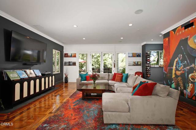 Detail Gallery Image 11 of 58 For 1336 Sugar Loaf Dr, La Canada Flintridge,  CA 91011 - 5 Beds | 4/1 Baths