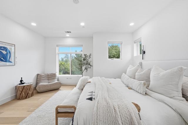 395 Martens Avenue, Mountain View CA: https://media.crmls.org/mediaz/4205da5a-d6ba-478a-8d43-73e66ad8d1f6.jpg