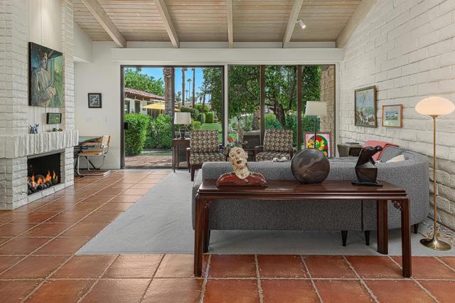 1344 Verano Drive, Palm Springs CA: https://media.crmls.org/mediaz/4207026d-d473-4abc-8b0e-5c6778df6a3e.jpg