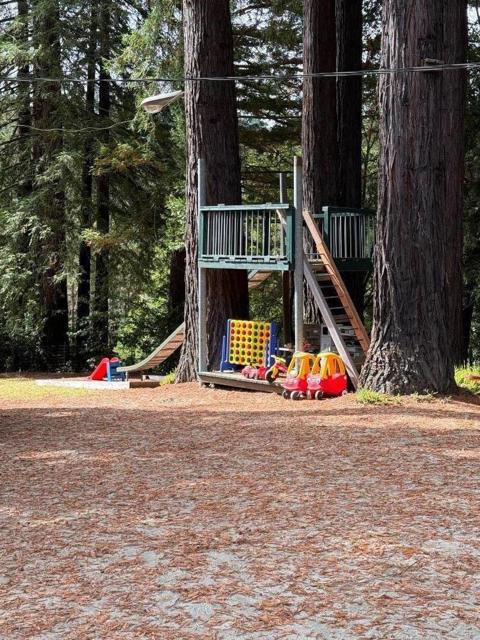 56 Lodge, Soquel CA: https://media.crmls.org/mediaz/42072e51-1b3a-49ff-aeeb-f475014ab29f.jpg