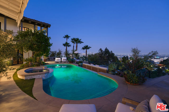 7100 La Presa Drive, Los Angeles CA: https://media.crmls.org/mediaz/42075916-0090-4157-95a5-436ce3158f14.jpg