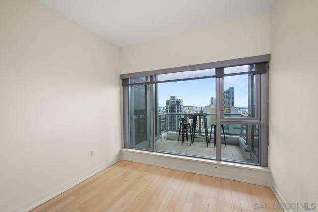 575 6th Avenue, San Diego CA: https://media.crmls.org/mediaz/4207bed0-0976-43fe-87c8-68459580f039.jpg