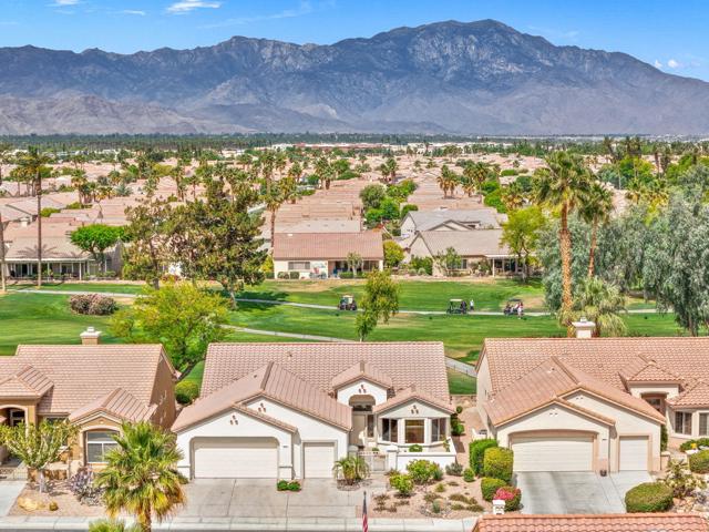 38995 Brandywine Avenue, Palm Desert CA: https://media.crmls.org/mediaz/4208ded0-7630-40bc-b2a9-3ba2eba102a7.jpg