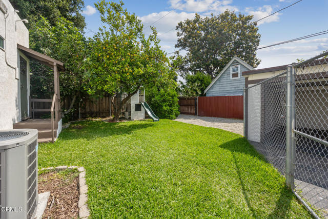 1430 Pepper Drive, Pasadena CA: https://media.crmls.org/mediaz/42093abd-1d80-4964-b558-96a979322064.jpg