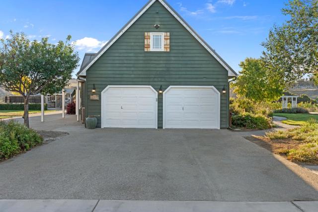 6840 Southside Road, Hollister CA: https://media.crmls.org/mediaz/42095fd0-f09a-4b86-8053-27deaac984c8.jpg