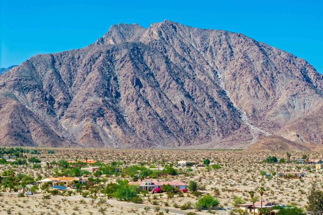 341 Ocotillo Cir, Borrego Springs CA: https://media.crmls.org/mediaz/42097727-c9be-4040-b2bd-f7c3e4eaca3a.jpg