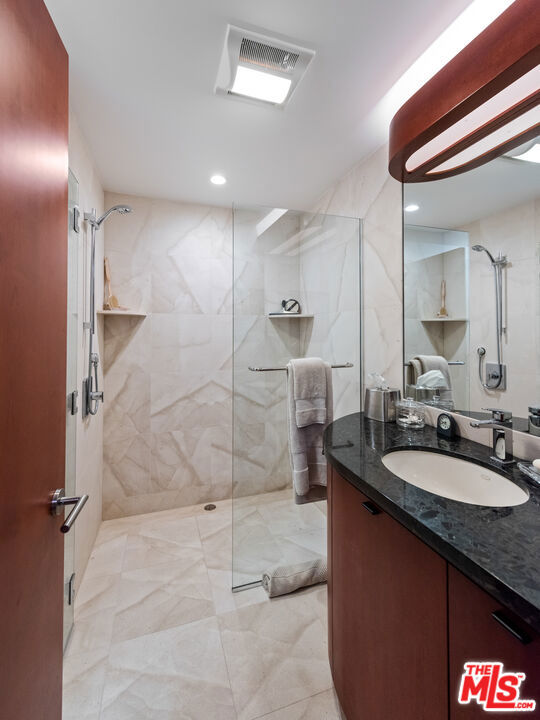 26720 Via Linda Street, Malibu CA: https://media.crmls.org/mediaz/4209b44a-f0b0-4fec-91de-2fdb2f0e1dd7.jpg