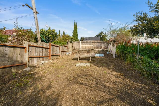 2523 23rd Avenue, Oakland CA: https://media.crmls.org/mediaz/4209dedb-ea95-4a70-a0e4-2f12242f6a05.jpg