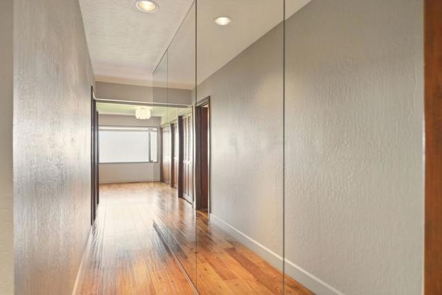 16190 Maya Way, Los Gatos CA: https://media.crmls.org/mediaz/420aa3ec-1a58-4350-9784-6b73e2333e0f.jpg