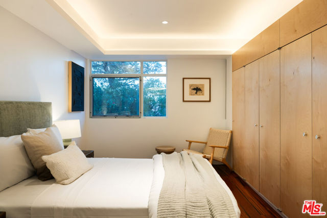 6300 Mulholland Highway, Los Angeles CA: https://media.crmls.org/mediaz/420b457f-60d4-47b7-9467-96b2aa5dd9b3.jpg