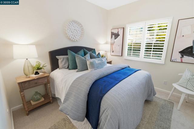 1975 Holly Creek Pl, Concord CA: https://media.crmls.org/mediaz/420b49b6-0bd0-42e2-989a-3293c09e1930.jpg