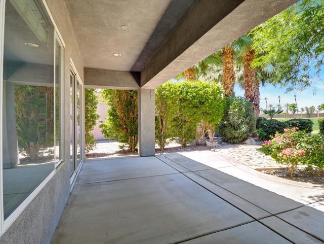 80418 Dumphries Court, Indio CA: https://media.crmls.org/mediaz/420b62d3-fdc1-4be2-bd07-8a6b577ad251.jpg