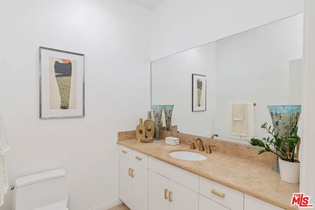 655 E Chuckwalla Road, Palm Springs CA: https://media.crmls.org/mediaz/420c29fd-b328-4fd5-9a34-642cb503ffce.jpg