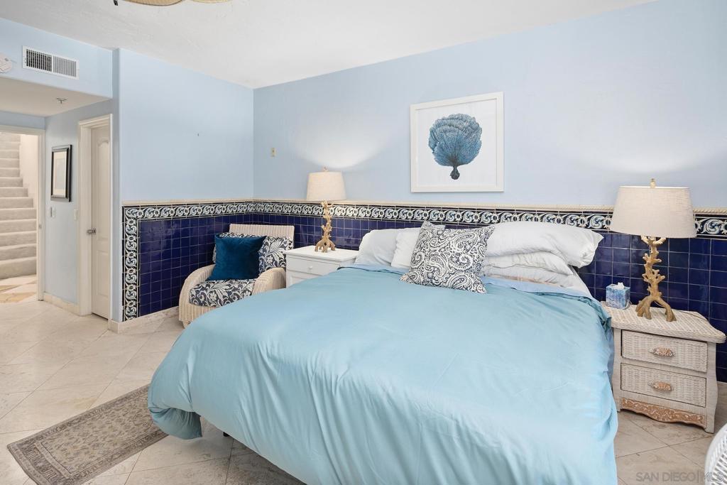 5437 La Jolla Blvd - photo 18