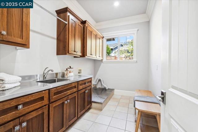 1291 Clover Ln, Walnut Creek CA: https://media.crmls.org/mediaz/420c6062-10ac-4646-a132-606ca2670bd0.jpg