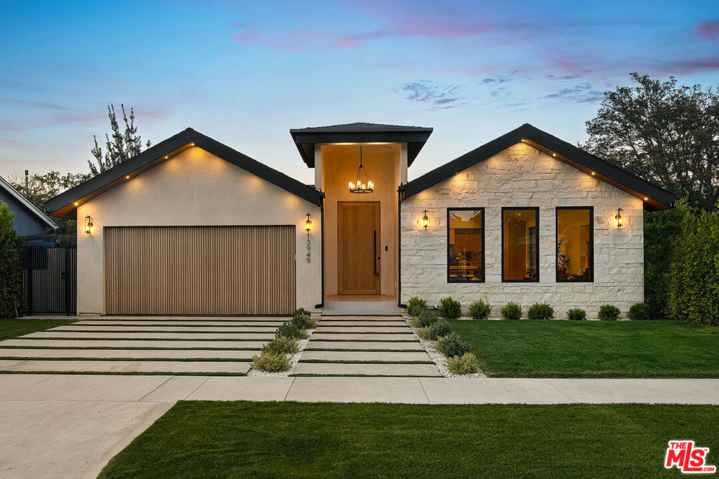 13949 Cumpston Street