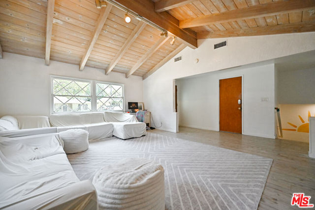 1545 3rd Street, Manhattan Beach CA: https://media.crmls.org/mediaz/420d5a35-6a77-4f89-9f4b-0f57fef774f8.jpg