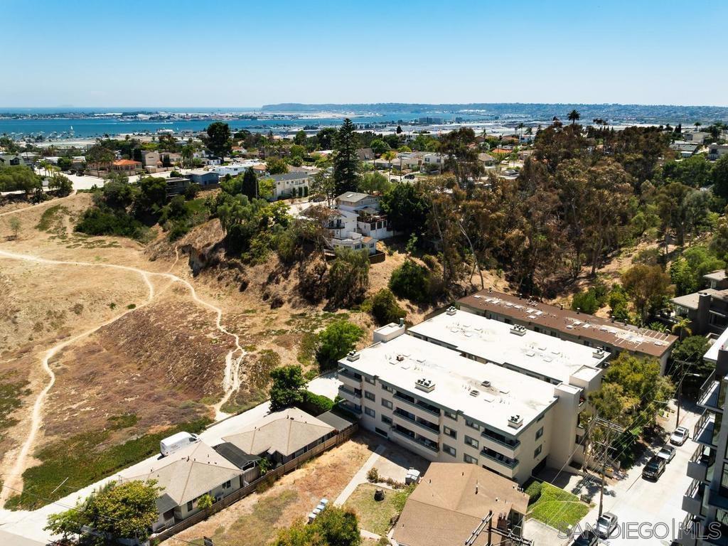 917 Torrance - photo 3