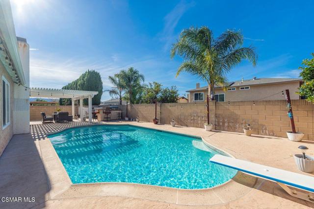 2705 N Broadmoor Avenue, Simi Valley CA: https://media.crmls.org/mediaz/420e06a4-c8d6-42c2-a41b-8f79c85c6ec0.jpg