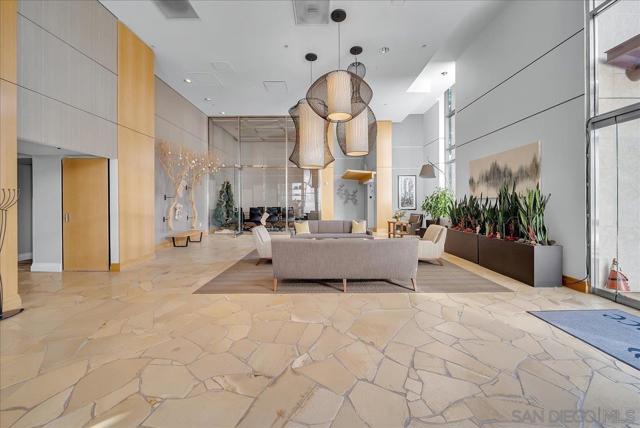 645 Front St, San Diego CA: https://media.crmls.org/mediaz/420e4885-6970-4cea-a5d3-bda46d4220c3.jpg