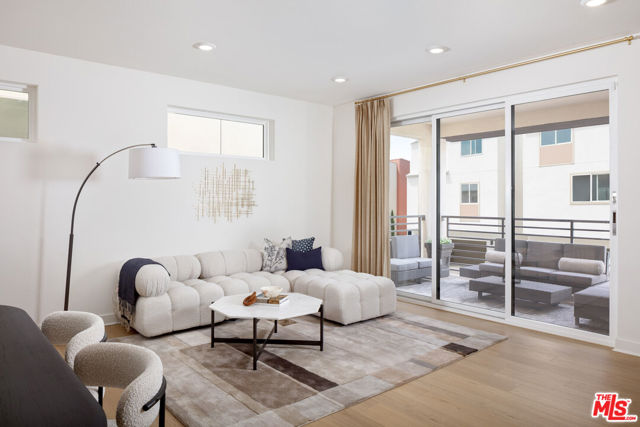 1666 Coral Sea Lane, Los Angeles CA: https://media.crmls.org/mediaz/420e9d01-5a07-4a62-b7c1-e88c67fdf0dc.jpg