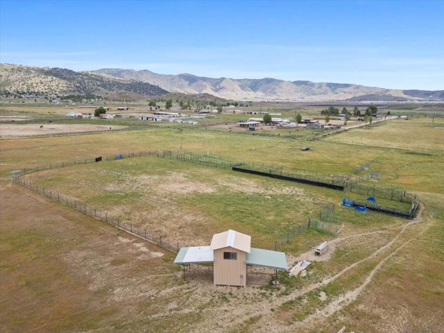 20256 Sasia RD, Tehachapi CA: https://media.crmls.org/mediaz/420edecc-7745-4790-b190-0b9296c5c8b2.jpg