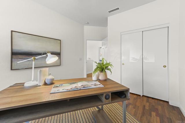 Detail Gallery Image 21 of 38 For 6084 Citracado Cir, Carlsbad,  CA 92009 - 3 Beds | 2/1 Baths