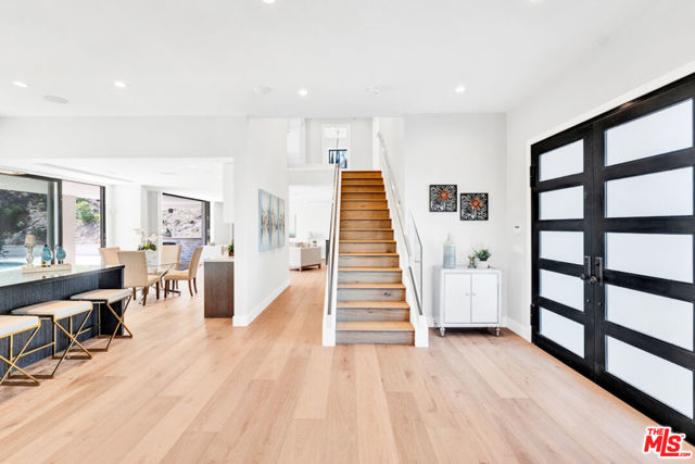 16930 Encino Hills Drive photo 8