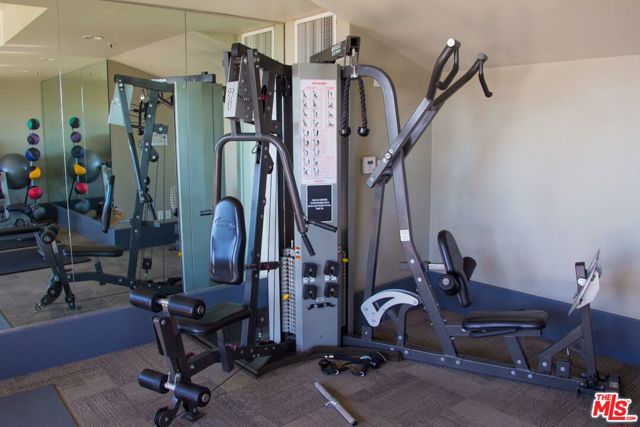 849 S Broadway, Los Angeles CA: https://media.crmls.org/mediaz/420fed88-f1fb-4ba9-ab9a-2199534c4c67.jpg
