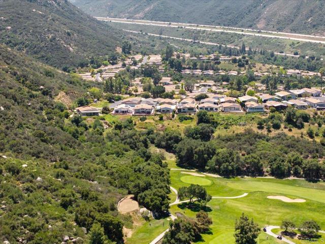 8975 Lawrence Welk Dr, Escondido CA: https://media.crmls.org/mediaz/420ff96d-5c6f-49f6-aabd-2c957a3703b2.jpg