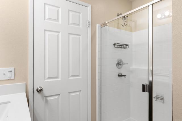 Detail Gallery Image 14 of 32 For 34221 Woodmont, Lake Elsinore,  CA 92532 - 4 Beds | 3 Baths